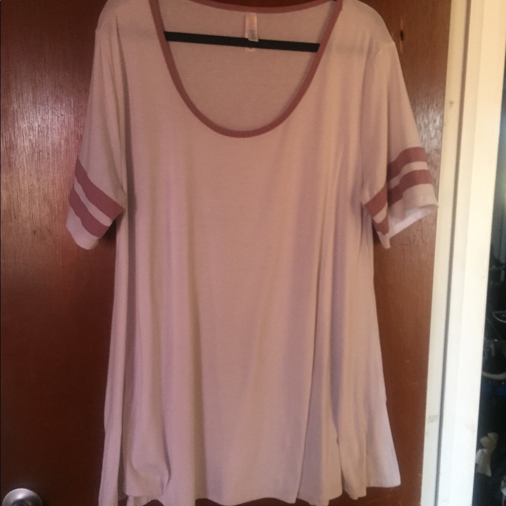 Lularoe 2xl classic tee